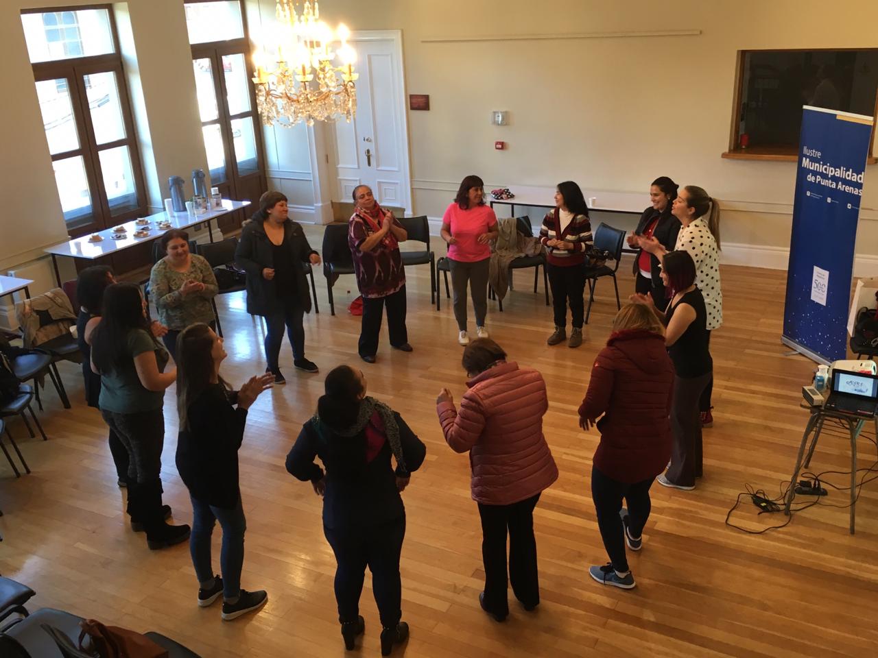 MÁS DE 20 MUJERES APRENDIERON SOBRE SALUD MENTAL EN CHARLAS DE LA ...